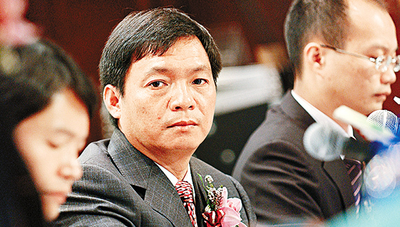 陈卓林,银行降息,财务风险