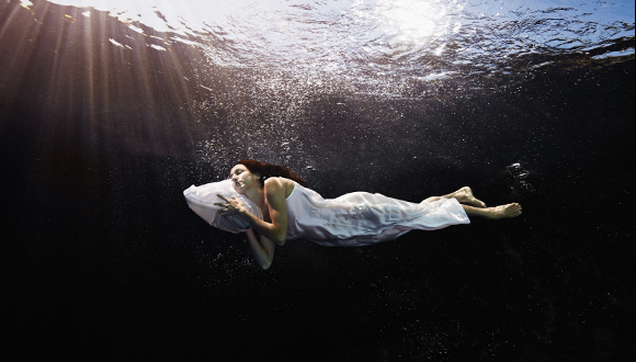 全球首款液体卫生巾,宝洁收缩品牌线,