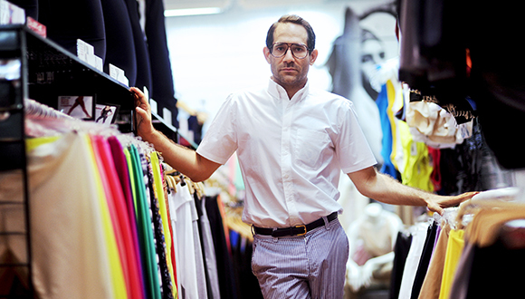 创始人被逐,青少年服装,性感营销