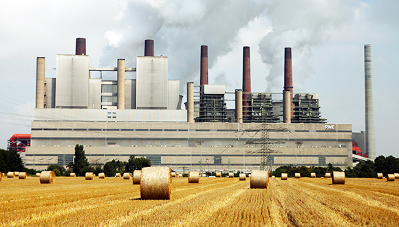 大宗商品的价格下跌,供应过剩,全球需求下滑,油价下降