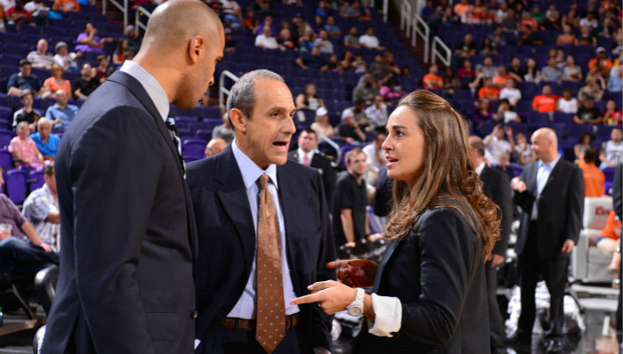 马刺女助教,北美四大联盟首位女性教练