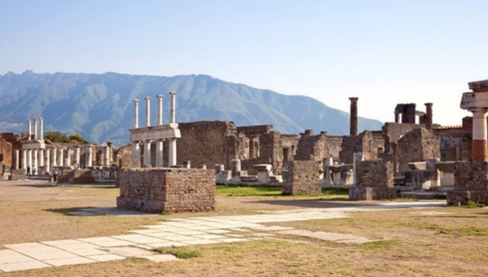 庞贝古城,,世界文化遗产,,游客归还文物,,修复