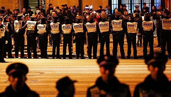 外滩踩踏事件,事件应急管理,官员撤职