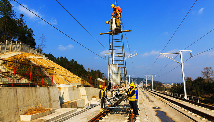 中国经济增速下滑,发改委加速审批