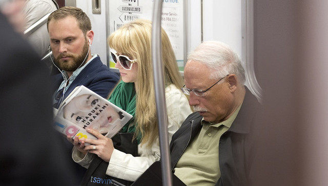 Reinier,Gerritsen,纽约,地铁,看书,阅读,The,Last,Book,最后一本书,