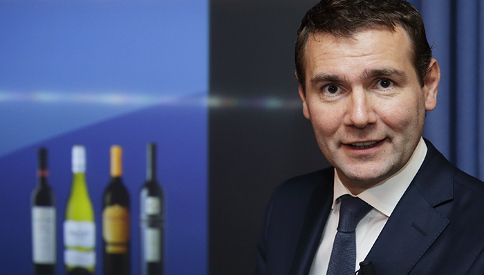 保乐力加销售下滑