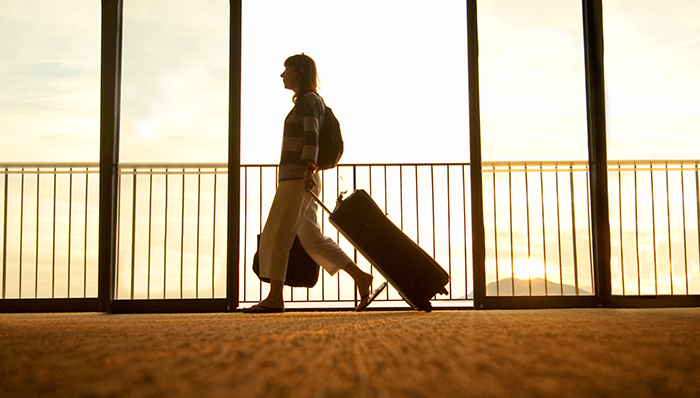 怎样跟陌生人约会,独自旅行需注意的事情