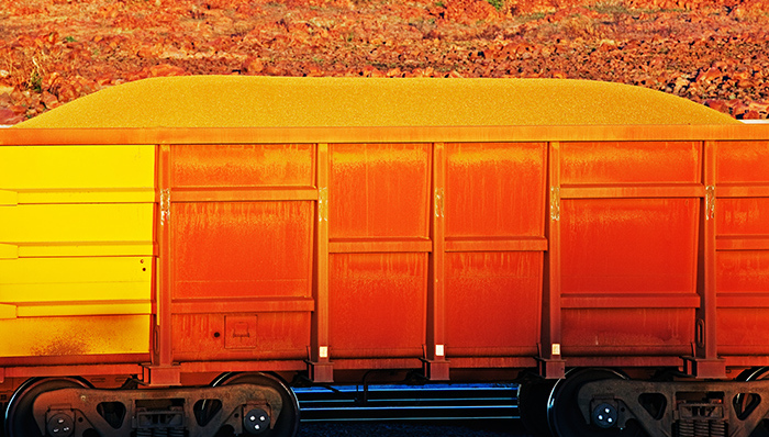 铁矿石价格暴跌,全球三大矿山公司力拓、必和必拓及淡水河谷争夺市场