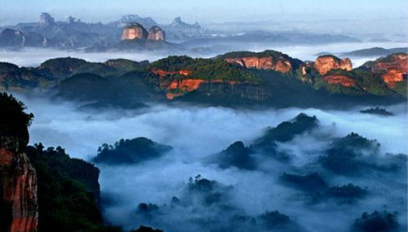 新疆天山,武陵源,九寨沟,三江并流,三清山,中国丹霞