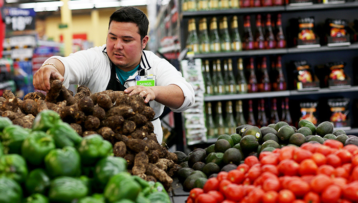 沃尔玛给员工涨薪