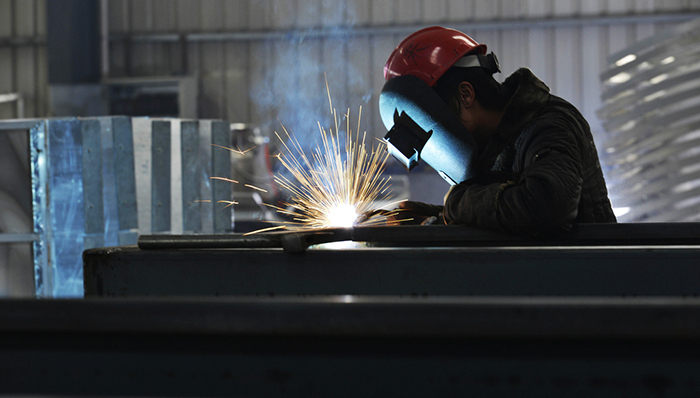 瑞银预计两会将下调GDP增速目标