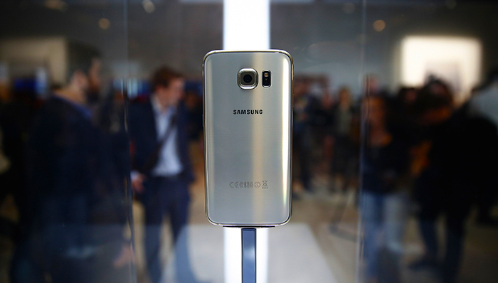 上季度苹果手机销量超过三星,年度手机销量三星第一