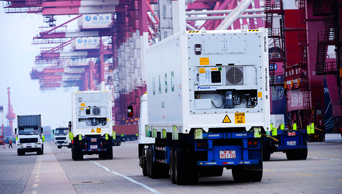 世界进出口状况逐渐回升,中国进口扔处于负增长