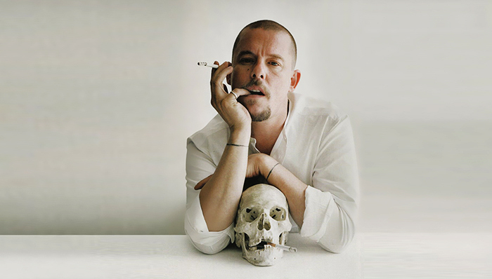 又一场McQueen的展览开幕了 离世五年的他还在被人们不断念叨