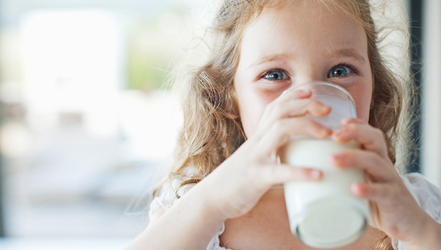 新希望集团涉足奶粉领域,新西兰进口奶粉,中间销售渠道