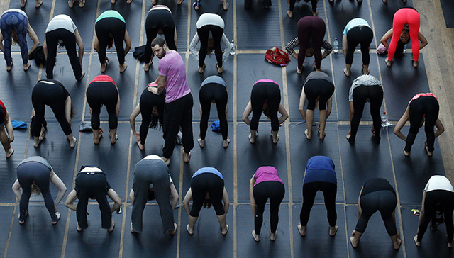 Lululemon推出男式护蛋运动裤,Lululemon拓展男性市场,Lululemon瑜伽裤