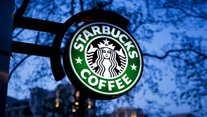 星巴克开卖达能奶昔