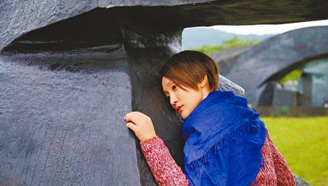 朱铭雕刻艺术作品离开了美术馆 展出到国内的商场中