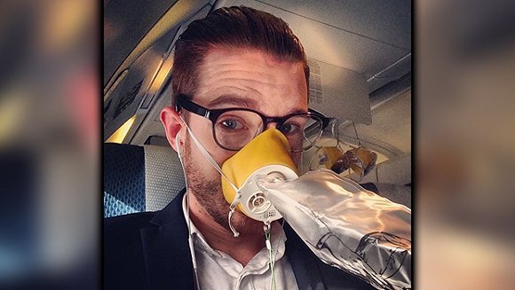 飞机,,氧气蜡烛,,氧气面罩,,氧气发生器,,化学