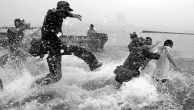 那一年，他们逃港了：一代逃港人的生存与归宿