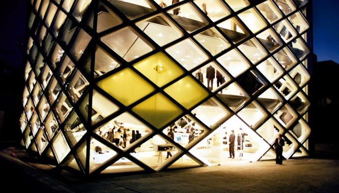 普拉达,PRADA,奢侈品,中国市场