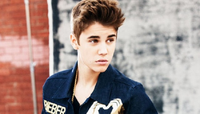 贾斯汀比伯夜闯高中生舞会，还跟舞后贴身热舞