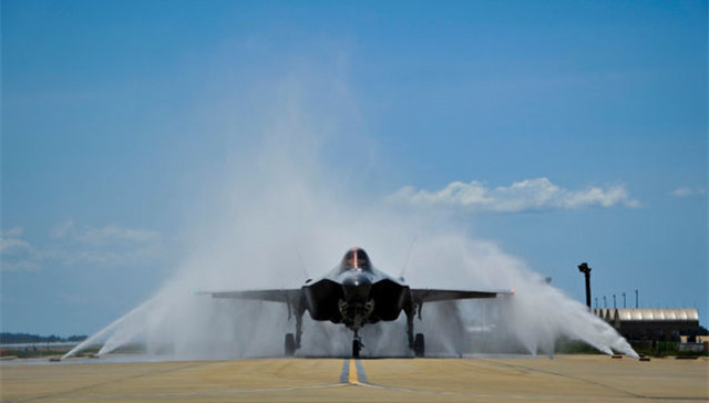 联合攻击战斗机,女飞行员,F-35,美军