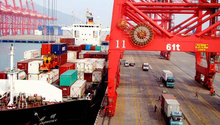 中国4月进出口数据均下降,汇率端压力需要宽松的货币政策