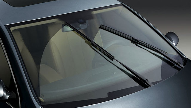 开启后窗雨刮，只要一个眼神的肯定