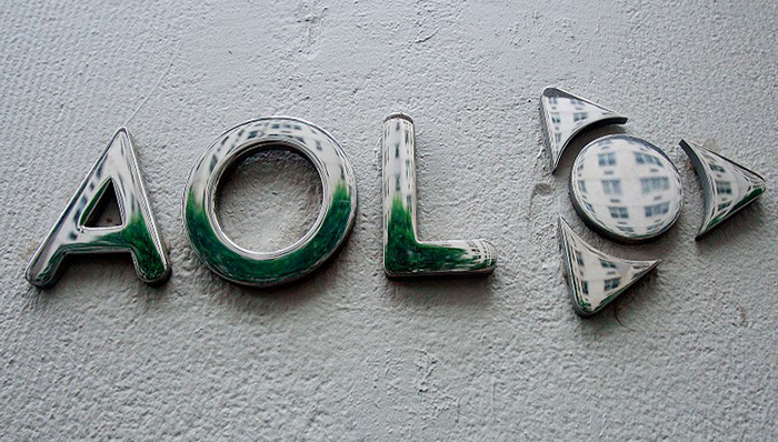 美国电信巨头威讯通信收购美国在线