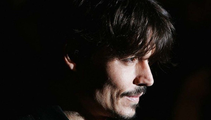 约翰尼·德普;明星;狗