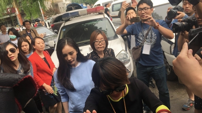 杨幂这次真急了！已就“不雅视频”事件向警方报案