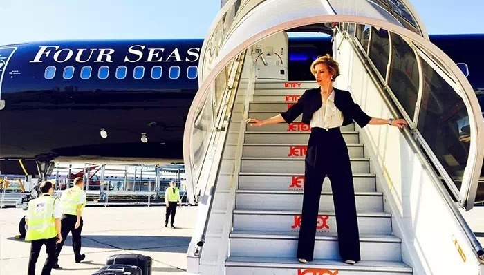 住在会飞的四季酒店里环游世界