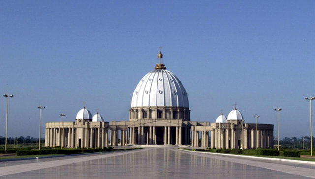 科特迪瓦,,亚穆苏克罗,和平圣母大教堂,,费利克斯·乌弗埃-博瓦尼