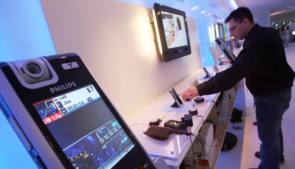 飞利浦推出智能手机,打入年轻商务人群市场