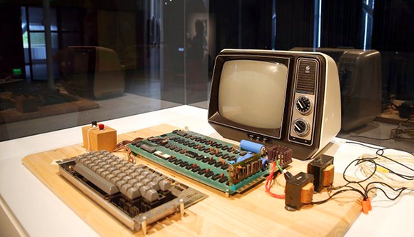 一台Apple,I代电脑以20万美元被拍卖