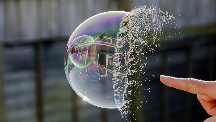 中国股市泡沫飞溅