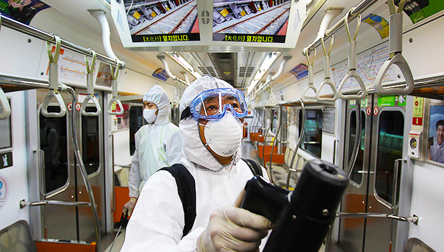 恒生指数一日暴跌300点