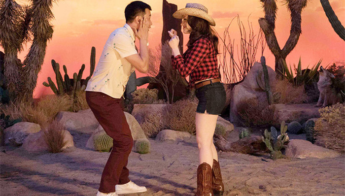 《横冲直撞》搭伙“破产女孩”  佟大为痴迷MAX