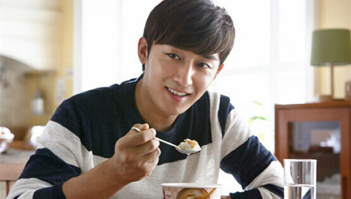 大势演员孙浩俊：实际生活中接近女生都会脸红