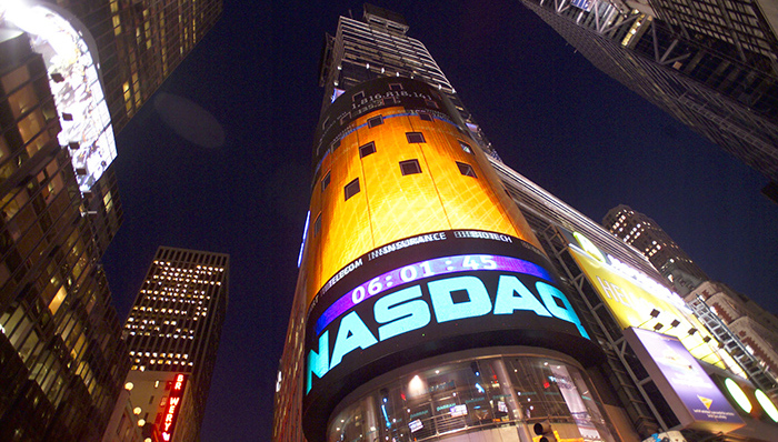 纳斯达克指数突破15年来历史最高点