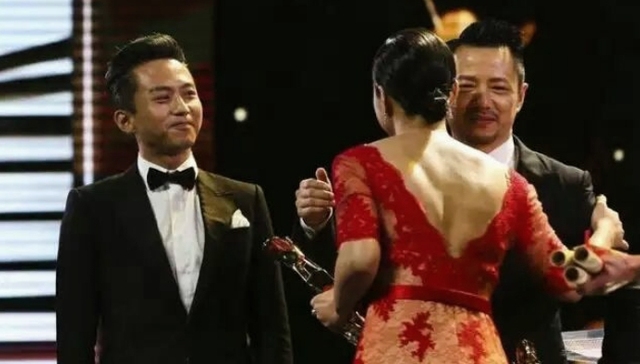 【上海电影节·八卦】别再对邓超郝蕾最终没走到一起耿耿于怀了！