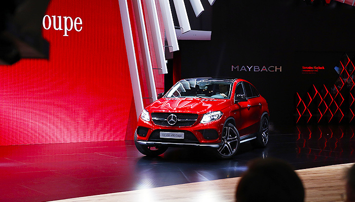 奔驰研发新款SUV,宝马X6