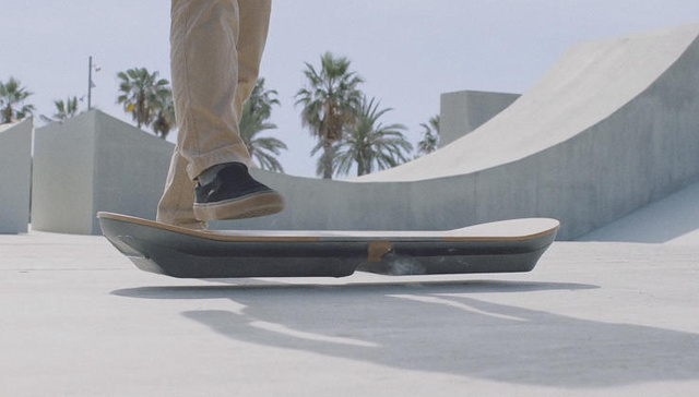 悬浮滑板,雷克萨斯,未来交通工具,科幻电影,回到未来2,量子悬浮