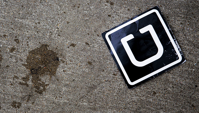 神州专车海报直指Uber黑专车安全问题