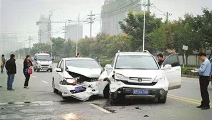 傅雪峰：6万还是30万？中国一年车祸死亡人数探密