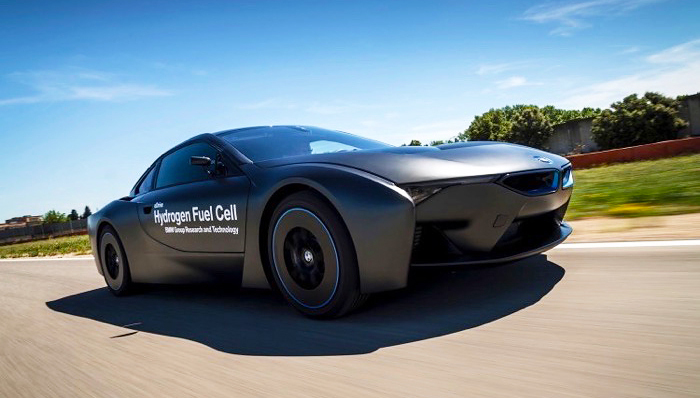 由氢燃料电池驱动的宝马汽车进入路试状态