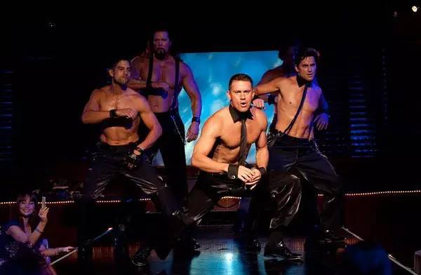 《魔力迈克2》：一个脱衣舞男的逆袭