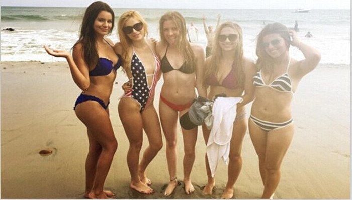 霉霉等众明星拍摄创意照片 欢庆独立日