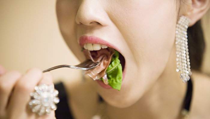 人们青睐沙拉类健康食品